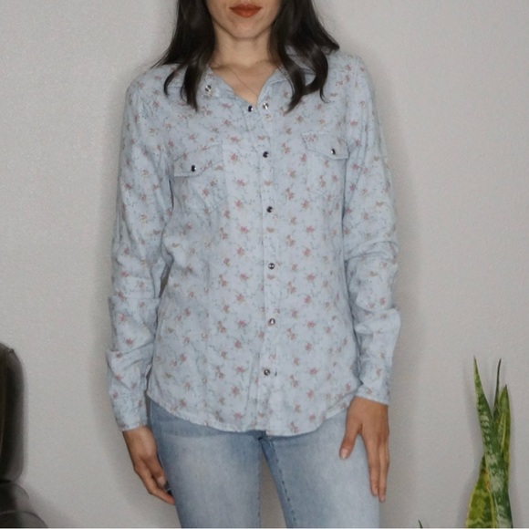 Kiss & Cry Light Blue Floral Linen Chambray Snap Button Shirt Size M - Picture 3 of 8